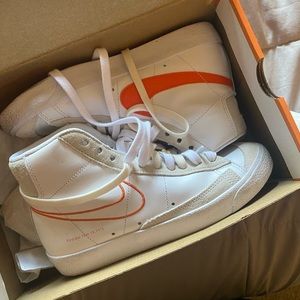 Nike womens blazers mid